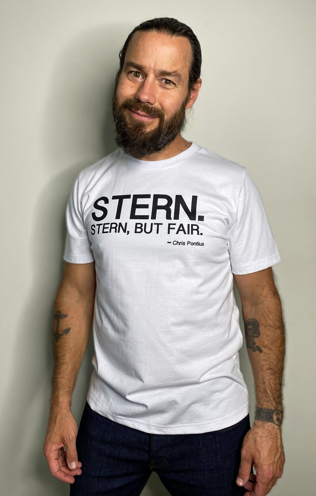 STERN. Fitted T White